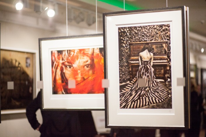 IMG 1931 705x470 Corporate event photography; Castle Galleries exclusive preview of Raphael Mazzucco exhibition